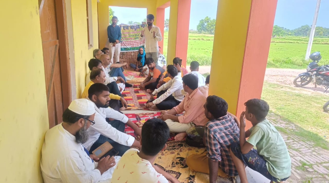 वसुधैव कुटुंबकम की पेश की मिशाल मौलाना और पंडित  ने मिलकर लगाए पेड़