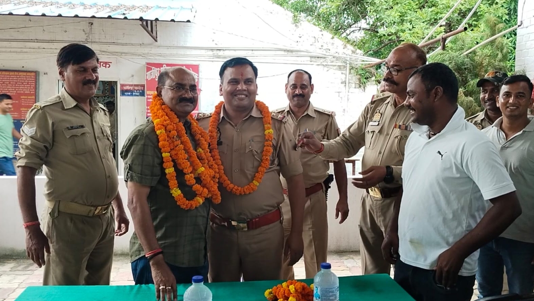 थाना परिसर में हुआ विदाई समारोह व नए थाना प्रभारी का स्वागत