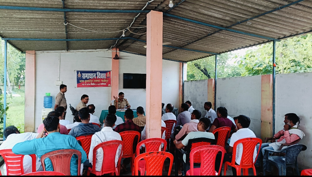 आगामी नवरात्र के त्यौहार को देखते हुए पुलिस द्वारा बुलाई गई सभी पंडालों की पीस मीटिंग