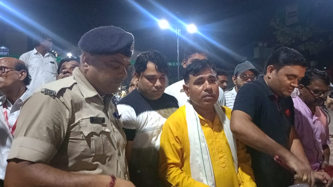 यूनाइटेड मीडिया की पहल: भूखों को खाना खिलाना सच्ची इंसानियत