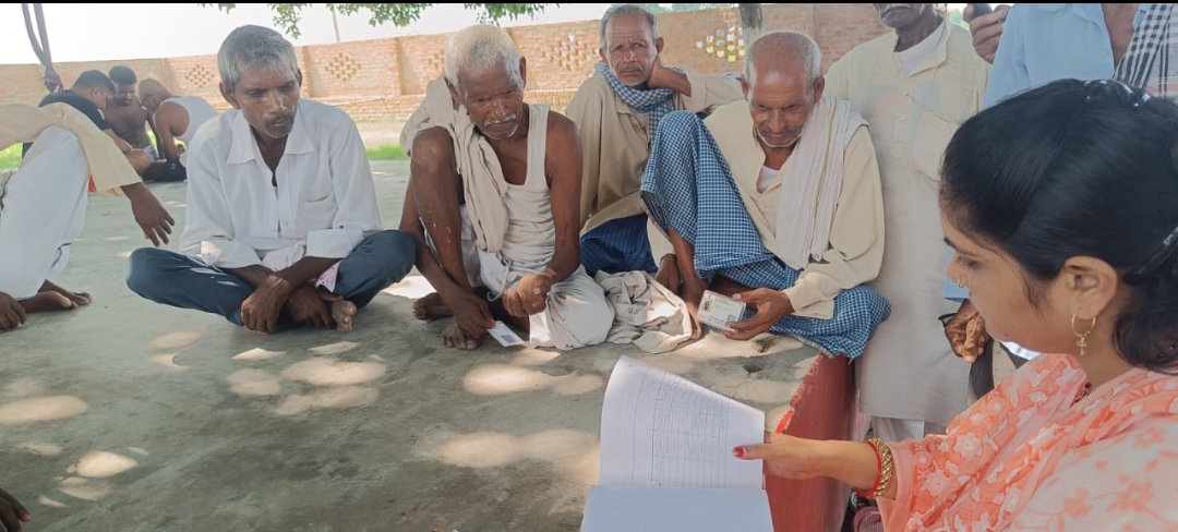 कुमुद श्रीवास्तव की नेक पहल जन समस्या को सुनने के लिए चुनाव सार्वजनिक स्थल 