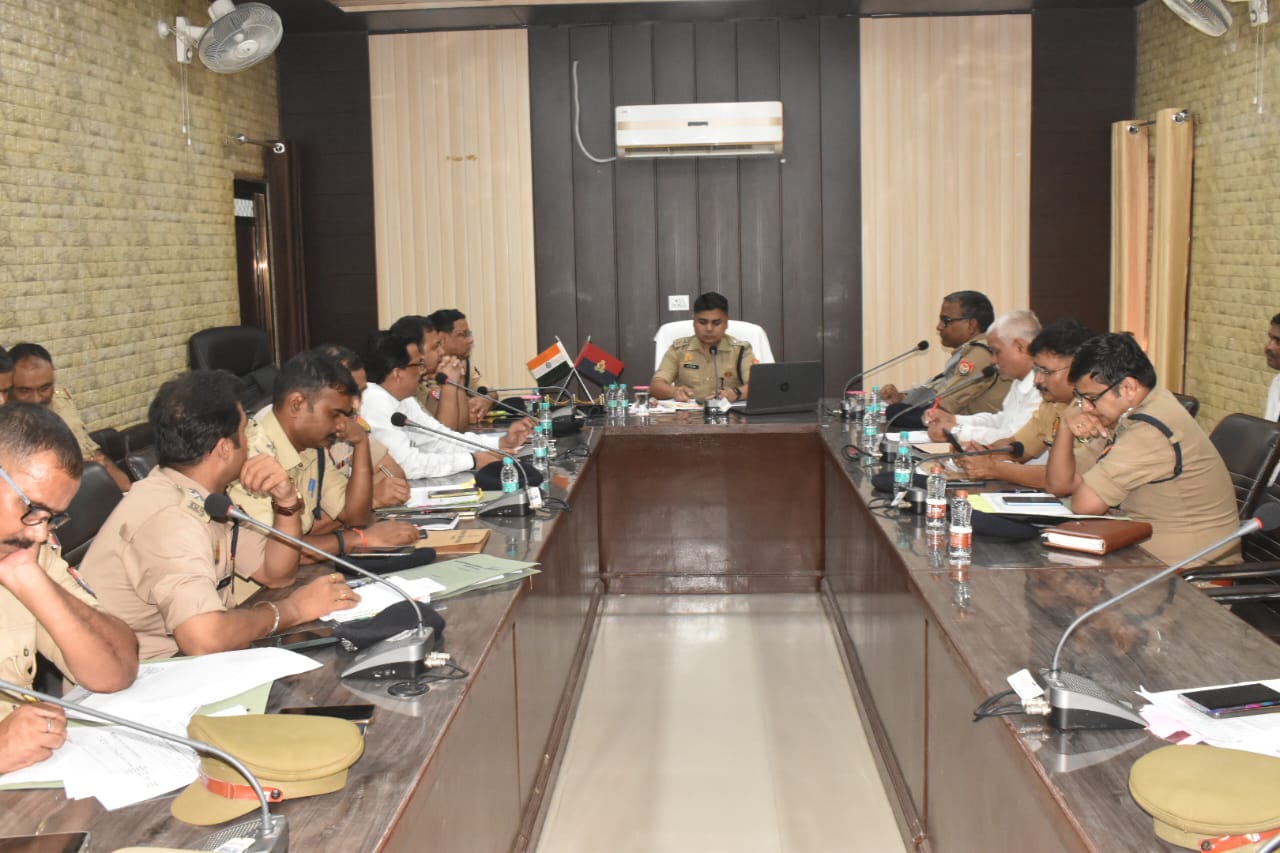 गुंडा माफियाओं पर करें कठोर कार्रवाई – एसपी डॉ ईरज राजा