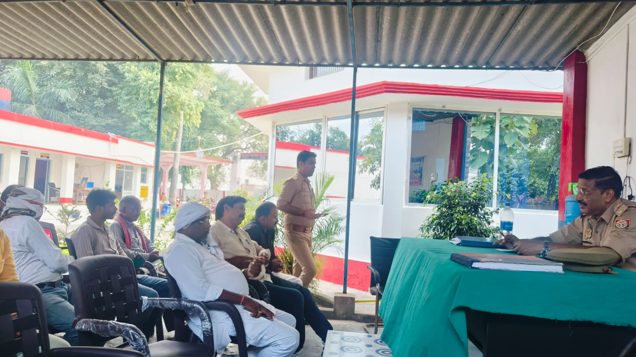 आगामी दीपावली को देखते हुए दुल्लहपुर थाने में सुरक्षात्तमक दृष्टिगत पीस कमेटी की गई बैठक: दिए गए आवश्यक निर्देश