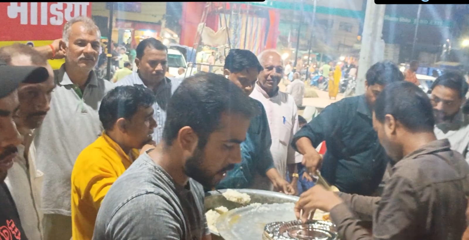 यूनाइटेड मीडिया गाज़ीपुर की निःशुल्क भोजन वितरण मुहिम