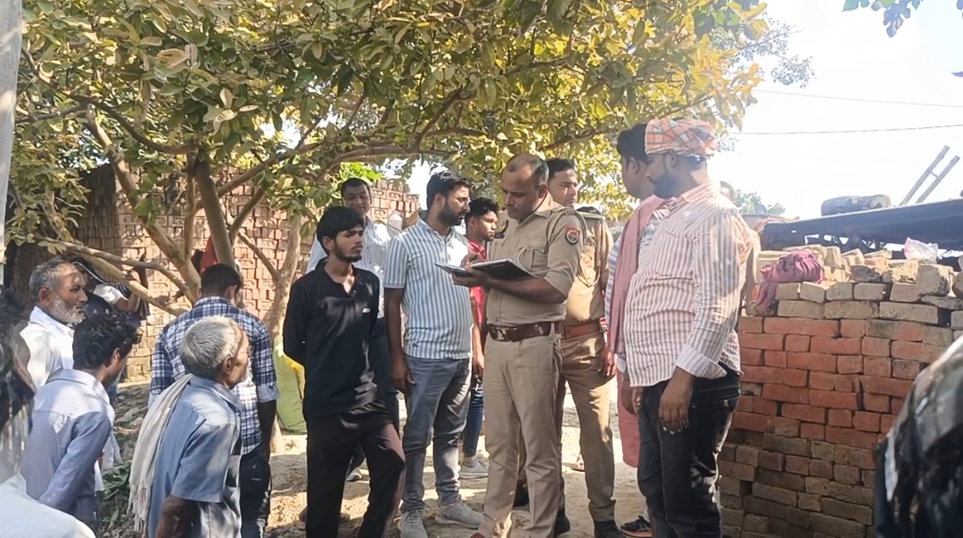 दबंगों ने रातों रात जमीन पर किया कब्जा