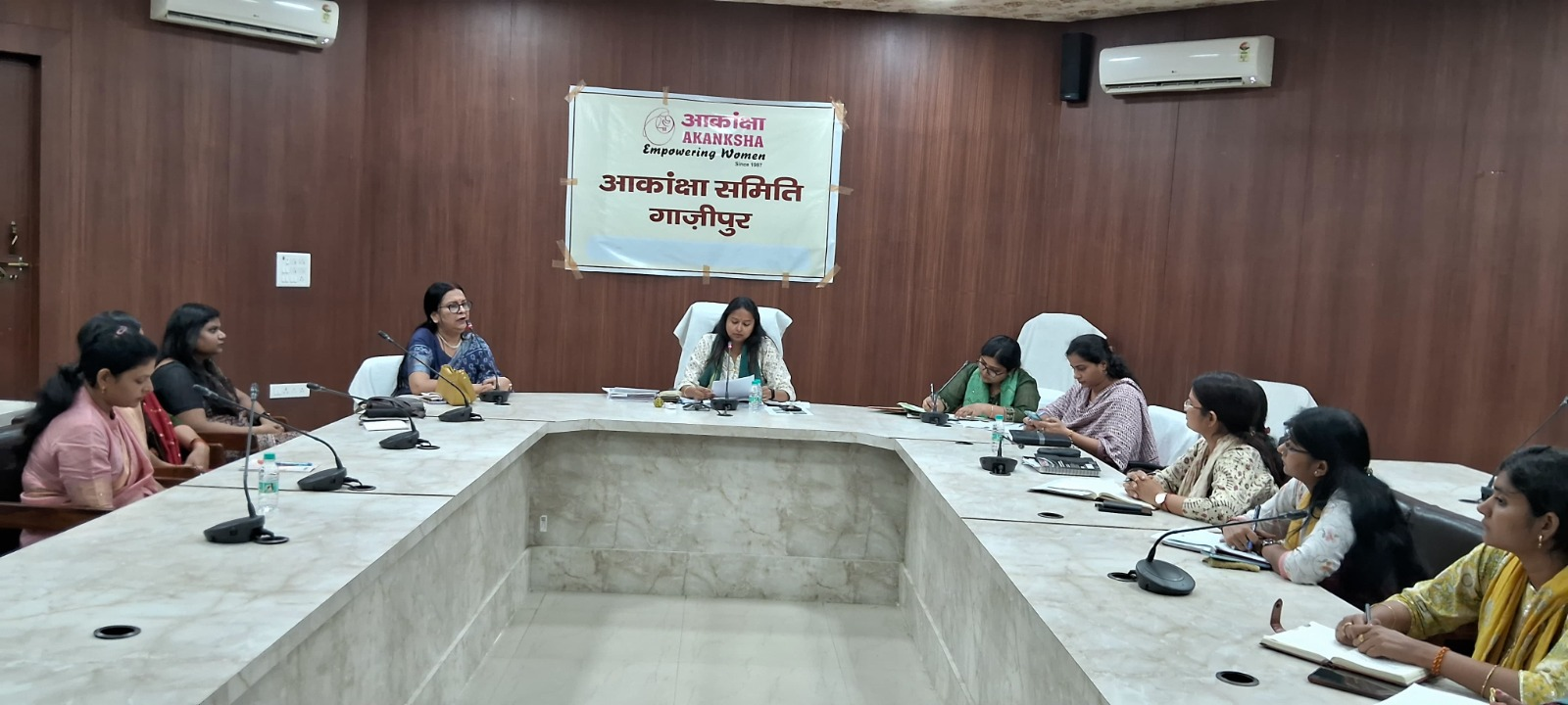 जनपद मे महिला सशक्तिकरण एवं बच्चों के उत्थान हेतु जनपद में प्रथम बार अकांक्षा समिति का गठन किया गया।