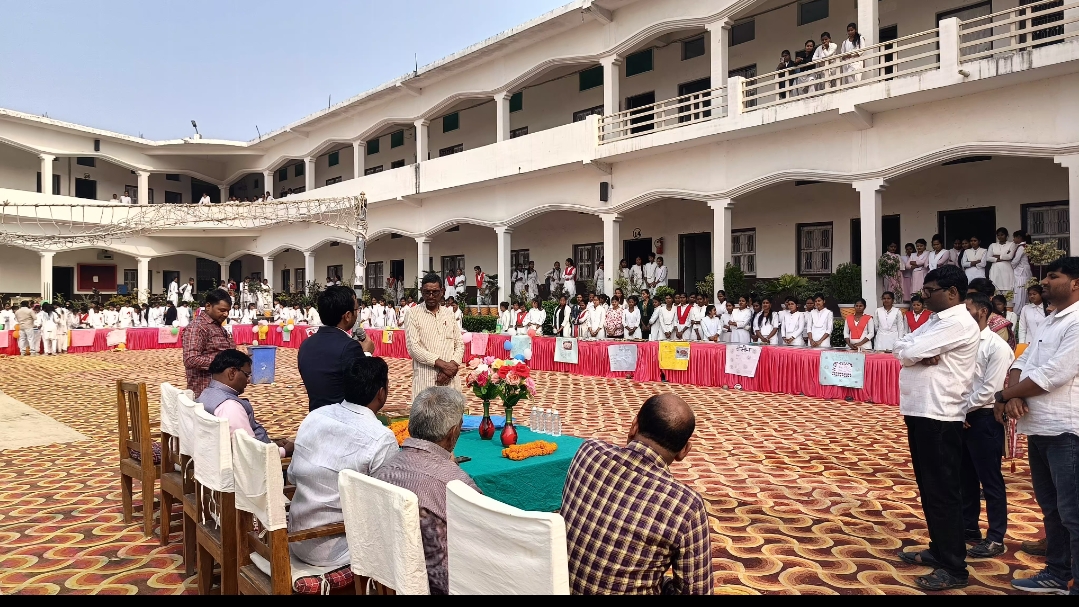 मां शारदा महिला पीजी कॉलेज के छात्राओं ने गृह विज्ञान प्रैक्टिकल के दौरान अलग-अलग प्रकार के व्यंजन किया प्रदर्शन, भोजन में न्यूट्रिशन के महत्व की संपूर्ण तरीके की दी गई जानकारी