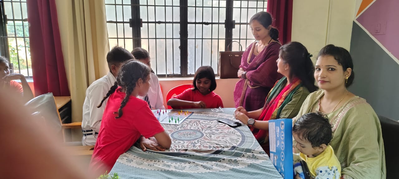 “मिशन शक्ति” विशेष अभियान फेस -5.0 के ‘बाल कार्निवाल ‘ गतिविधि के अन्तर्गत सैदपुर गाजीपुर में खो – खो व लूडो की प्रतियोगिता बच्चों के बीच करवायी गयी