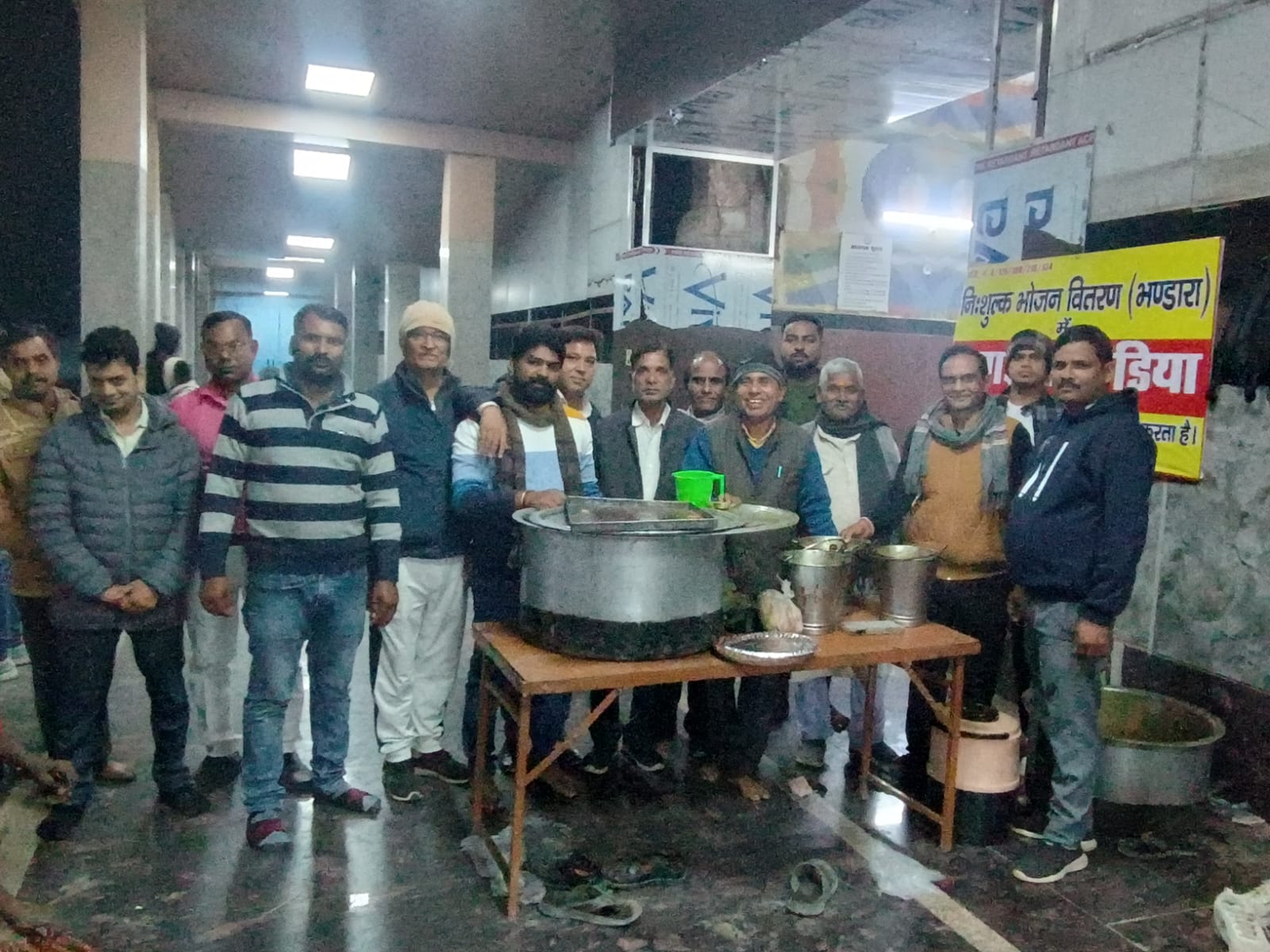 गरीबों, असहायों और जरूरतमंदों में नि:शुल्क भोजन वितरण का हुआ, आयोजन