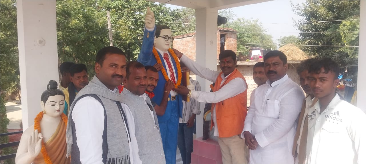 भारत बाबा साहब रत्न डॉ भीम राव अंबेडकर जी के महापरिनिर्वाण दिवस पर बीजेपी कार्यकर्ताओं ने किया माल्यार्पण