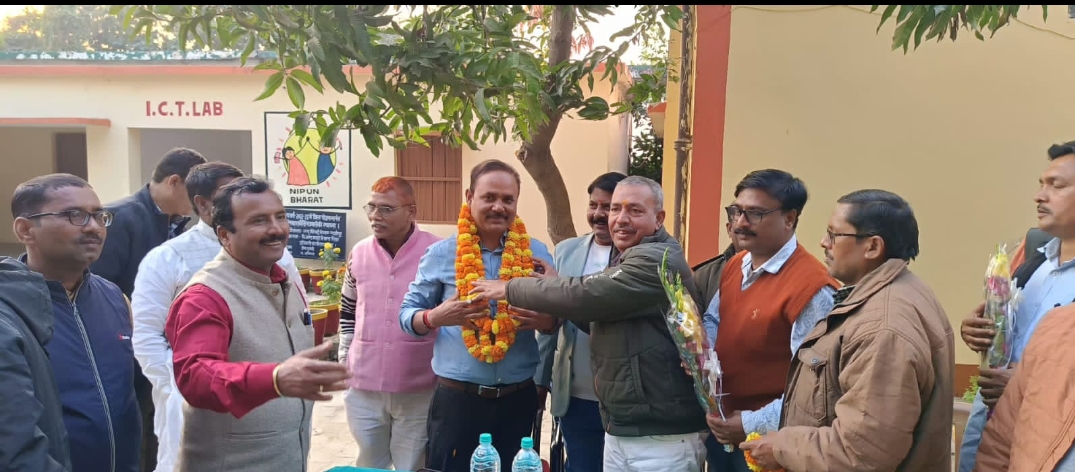 शिक्षकों की बदौलत हम निरंतर गतिमान है राजीव कुमार यादव