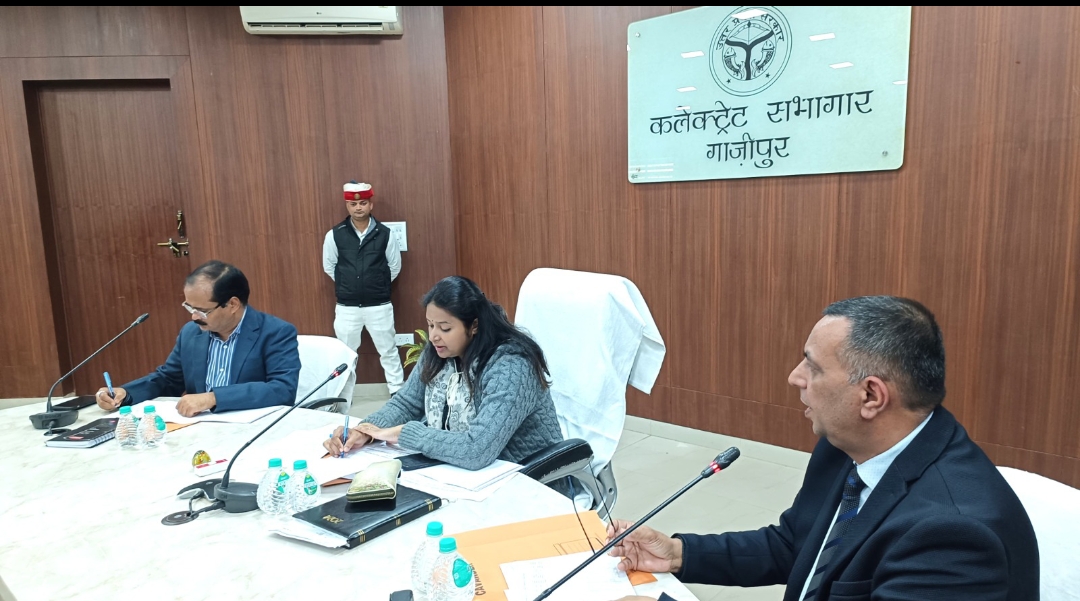 टी बी इंडिकेटर सुधार न करने पर एस टी एस का सेवा समाप्त करने का दिया गया निर्देश