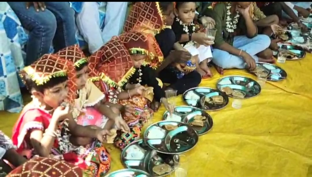 बिरनो गांव में भव्य 551 कन्याओं का पूजन एवं कन्या भोज सम्पन्न, डॉ. डी.पी. सिंह रहे मुख्य अतिथि